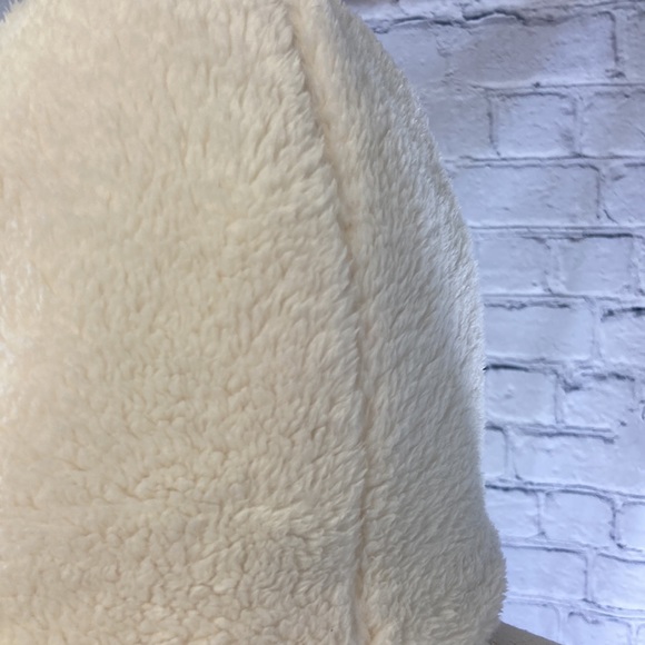 Lululemon winter hat - Picture 3 of 4